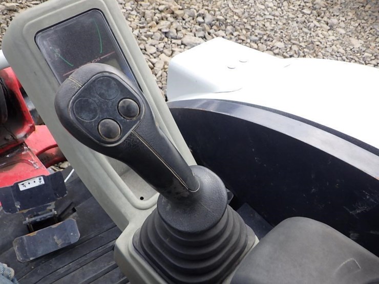 takeuchi-tb230-image-25