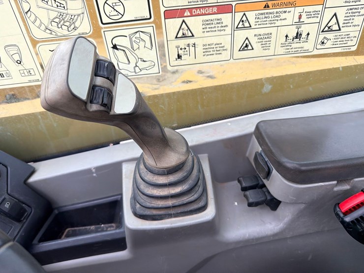 2019-caterpillar-tl1255-image-15