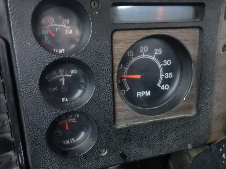 1987-international-1954-17'-s/a-flatbed-truck-image-19