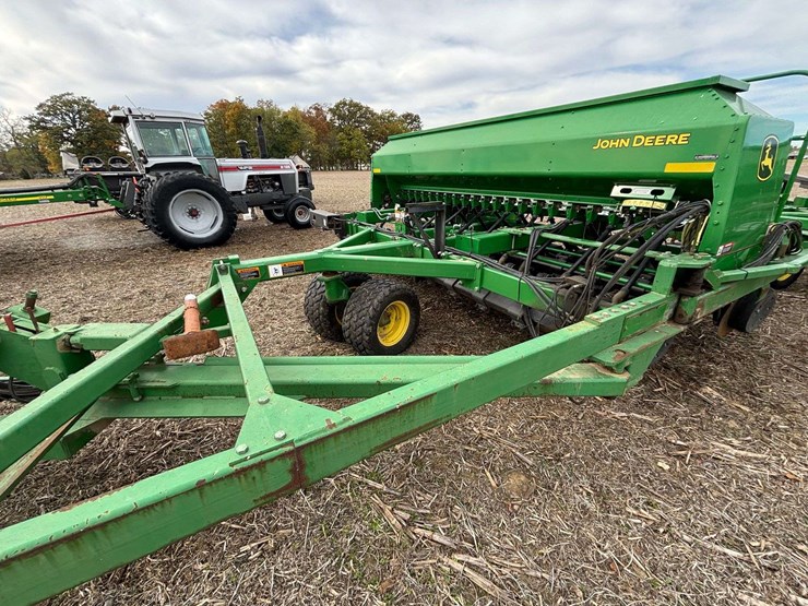 john-deere-1590-image-21