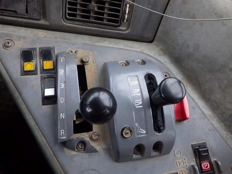 2005-volvo-a35d-image-44