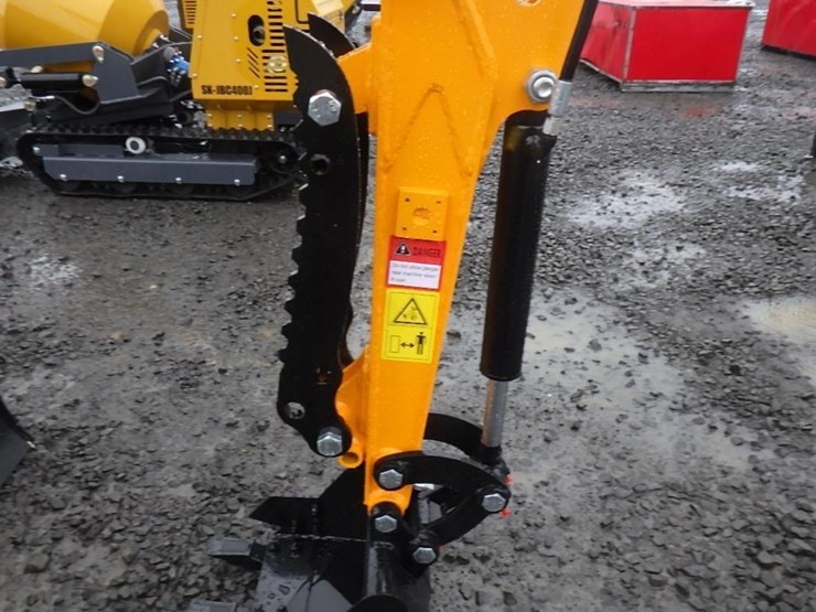 2025-vicsec-15-hydraulic-excavator-image-13