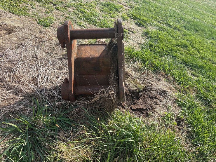 deere-230-lc-image-16