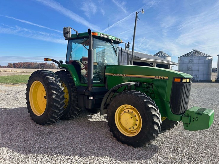 1996-john-deere-8200-image-1