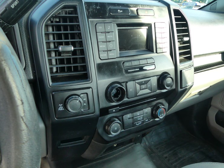 2017-ford-f150-xl-image-11