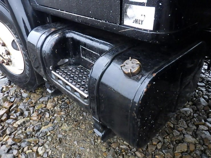 1987-international-1954-17'-s/a-flatbed-truck-image-12