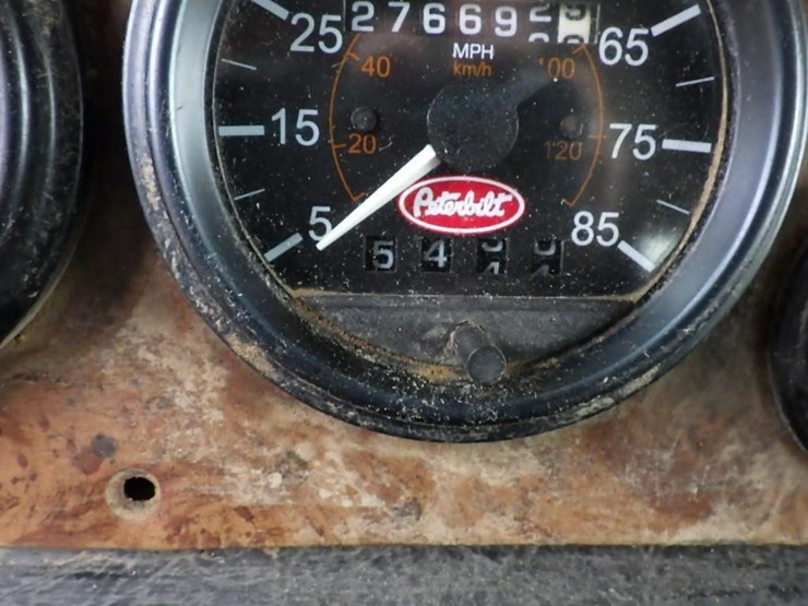peterbilt-357-image-30