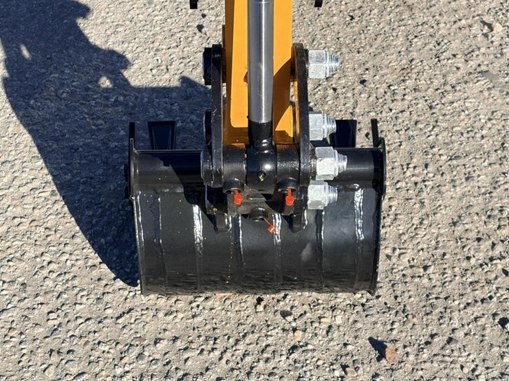 2025-vicsec-vc15-excavator-image-8