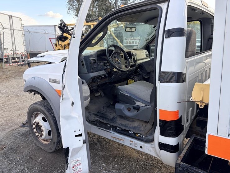 2007-ford-f450-image-12