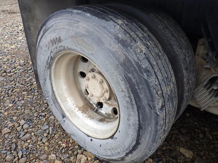 peterbilt-357-image-39