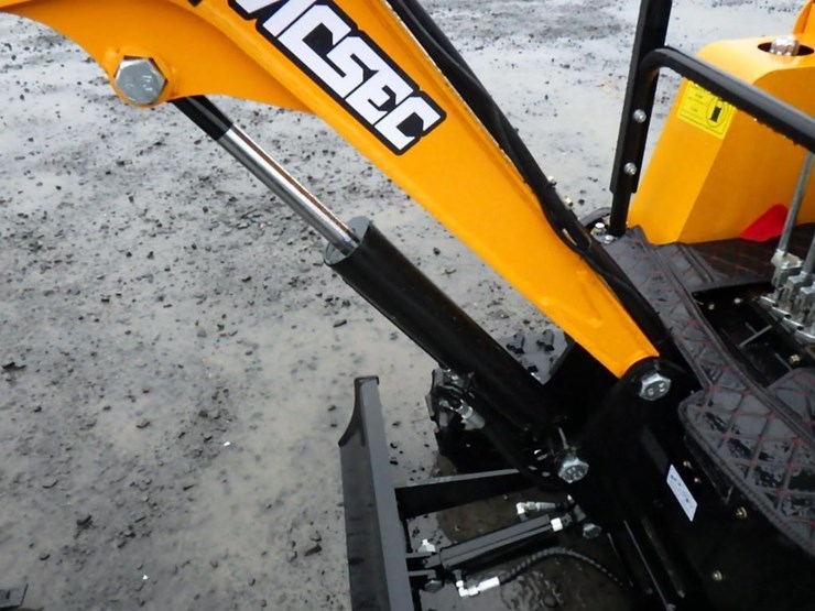 2025-vicsec-15-y-hydraulic-excavator-image-8