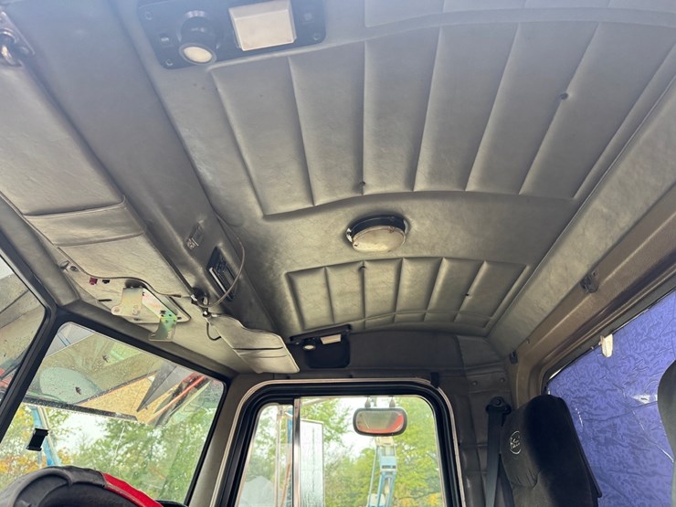 2003-peterbilt-379-image-17