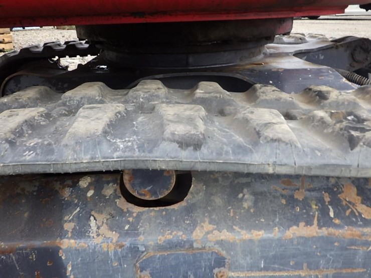 takeuchi-tb230-image-40