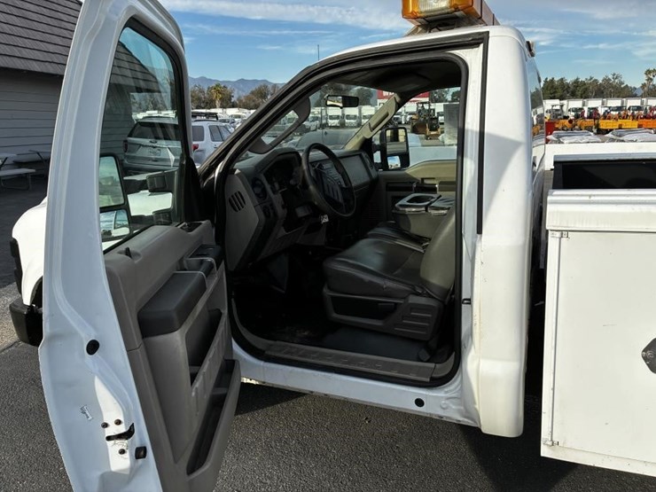 2010-ford-f350-image-10