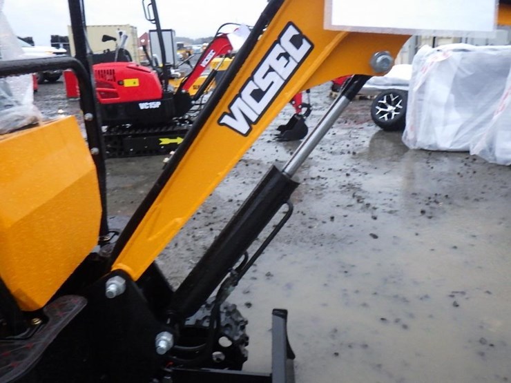 2025-vicsec-13-y-hydraulic-excavator-image-11