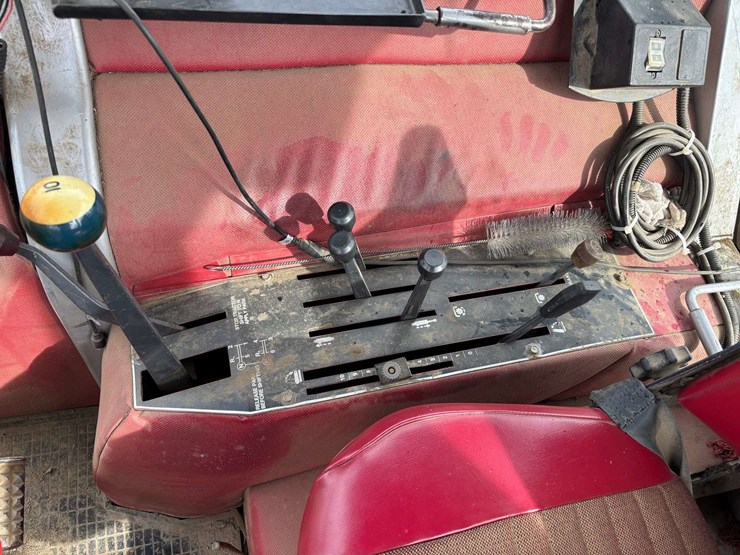 1981-white-2-135-image-14