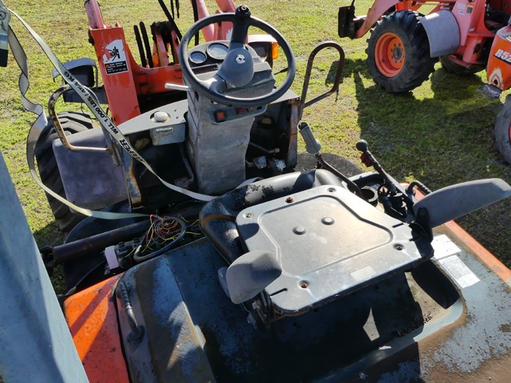 2004-kubota-r520-image-13