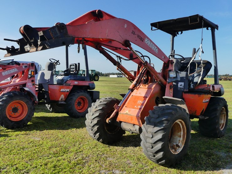 2004-kubota-r520-image-2