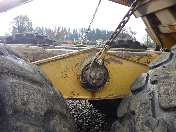 caterpillar-740-image-10