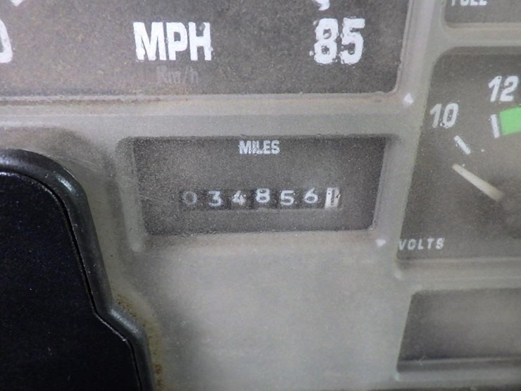 international-4900-image-43