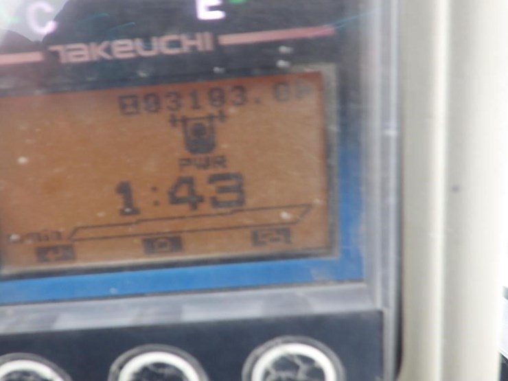 2016-takeuchi-tb230-image-27