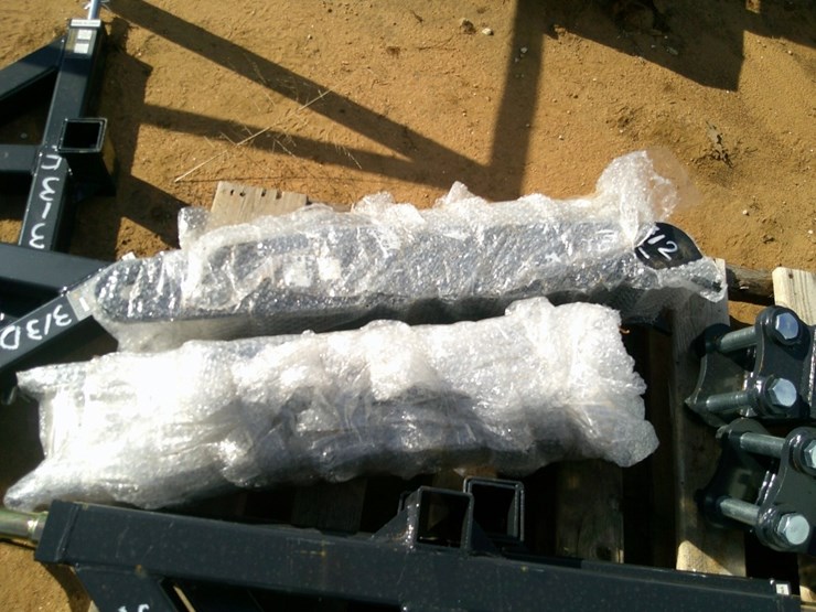 32"-hyd-thumb-f/-excavator-image-1