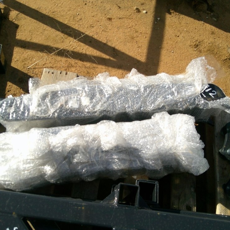 32" HYD THUMB F/ EXCAVATOR