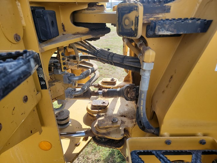 2020-caterpillar-926-image-7