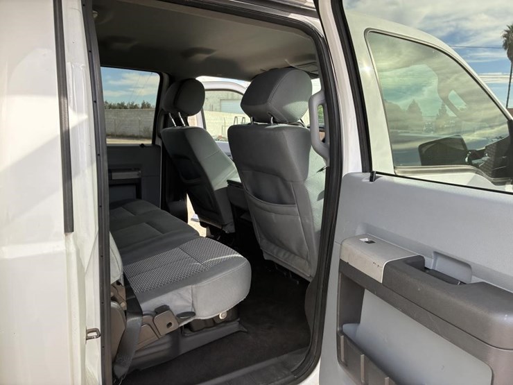 2015-ford-f550-xlt-image-13