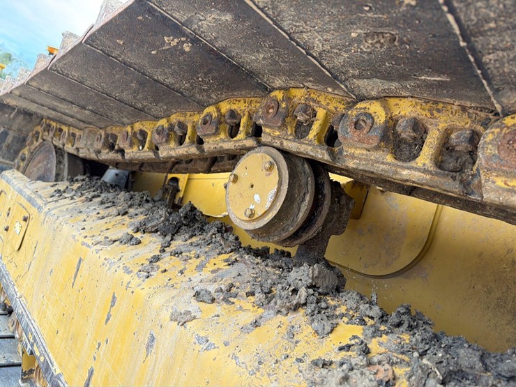 2021-caterpillar-d3-lgp-image-10