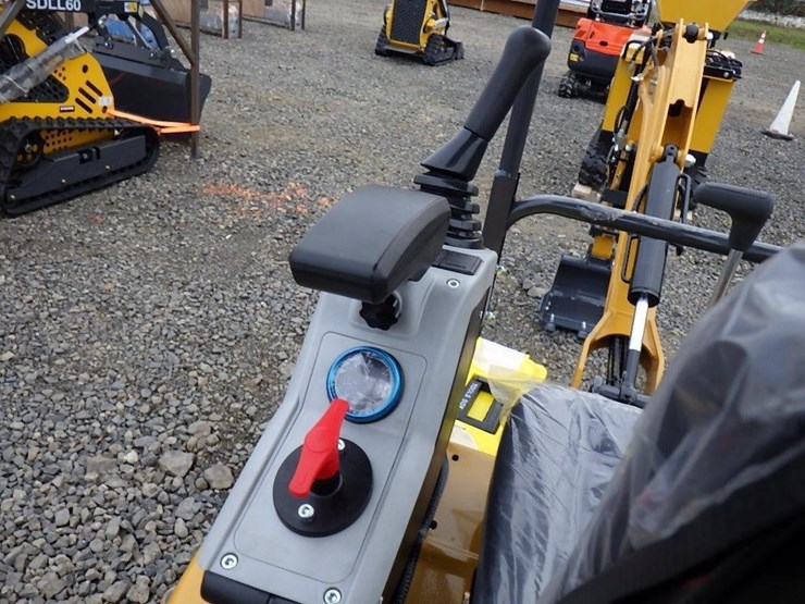 2025-sdlanch-sdle20-hydraulic-excavator-image-25