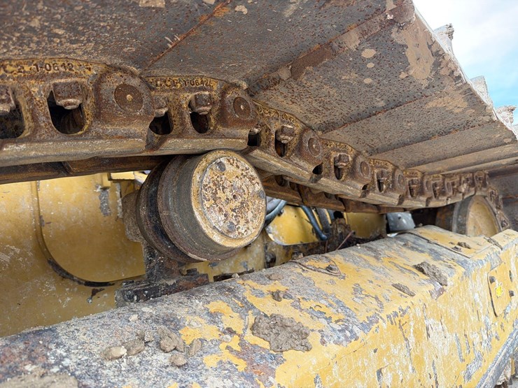 2021-caterpillar-d3-lgp-image-17