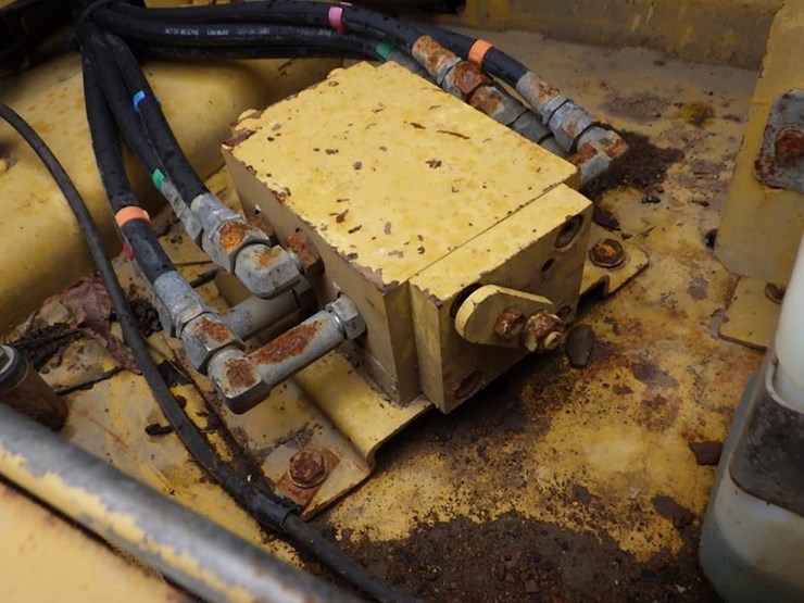 caterpillar-320c-image-16