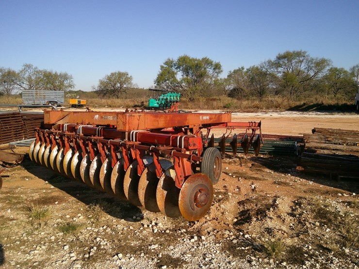 bushhog-pull-type-13ft-off-set-disc-plow-image-2