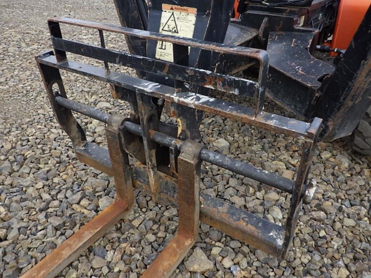 2012-jlg-g10-55a-image-13