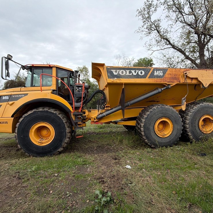 2017 VOLVO A45G