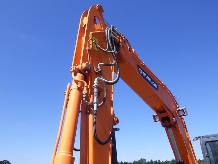 2023-develon-dx85r-3-hydraulic-excavator-image-13