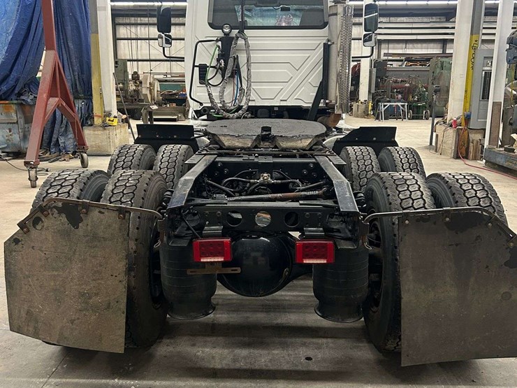 2016-international-prostar-image-7