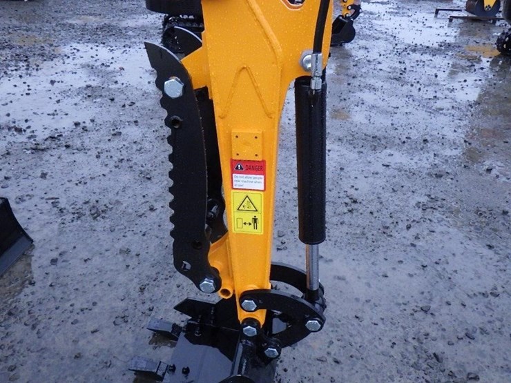 2025-vicsec-15-y-hydraulic-excavator-image-13