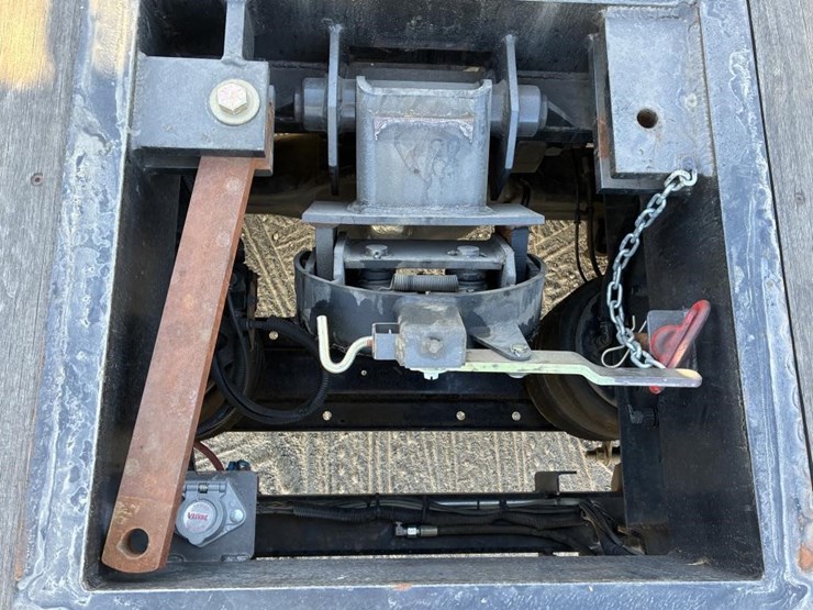 ford-f650-xlt-image-7