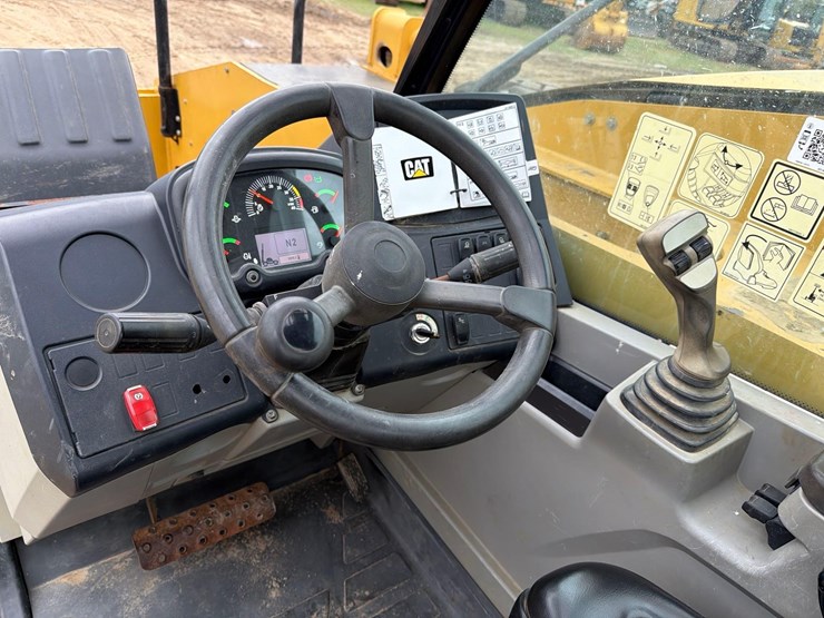 2019-caterpillar-tl1255-image-14