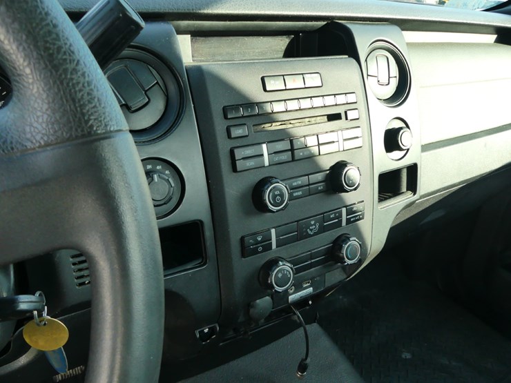 2013-ford-f150-xl-image-11