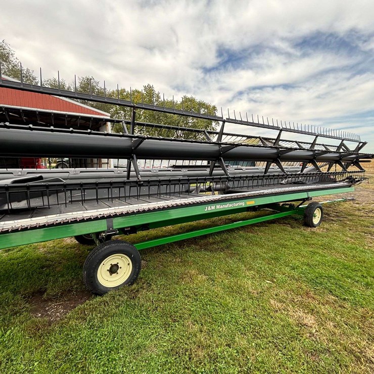 2012 Massey Ferguson 35ft Grain Platform W/ Header Cart