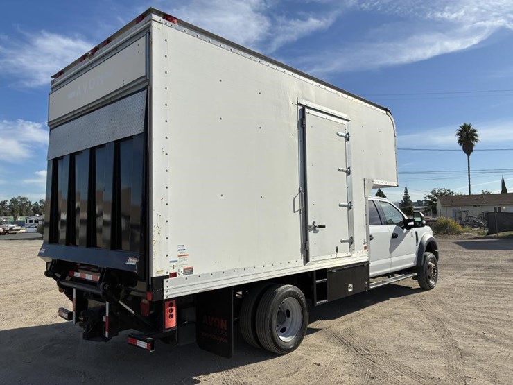 2017-ford-f550-xlt-image-3