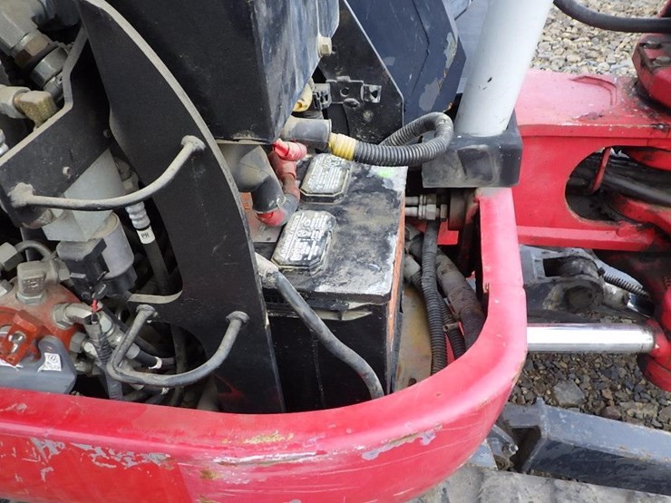 2016-takeuchi-tb230-image-17