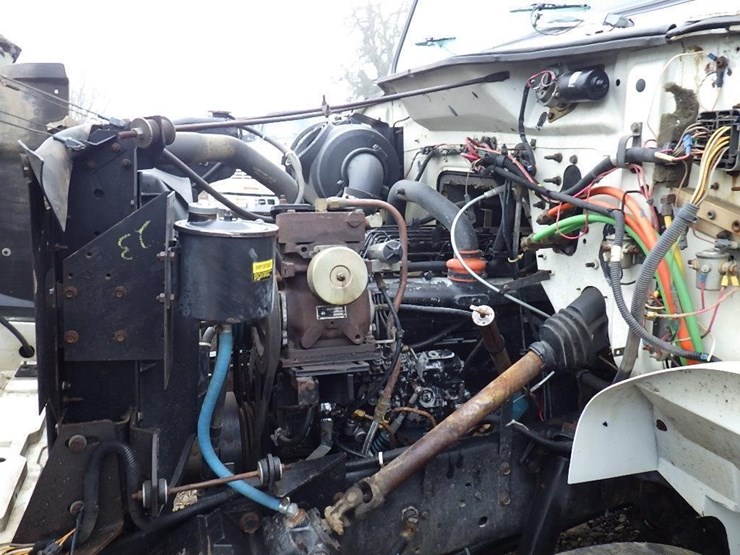 international-4900-image-36