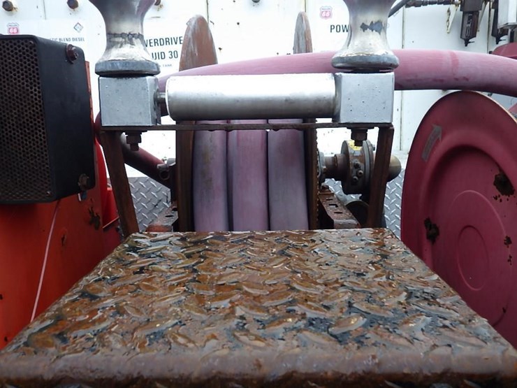 international-4900-image-19