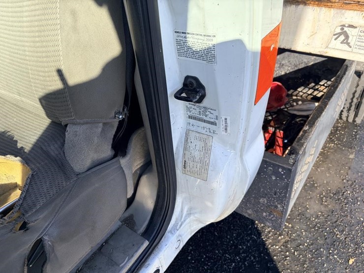 2010-ford-f450-image-15