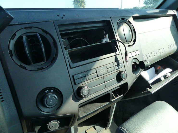 2015-ford-f250-xl-image-11