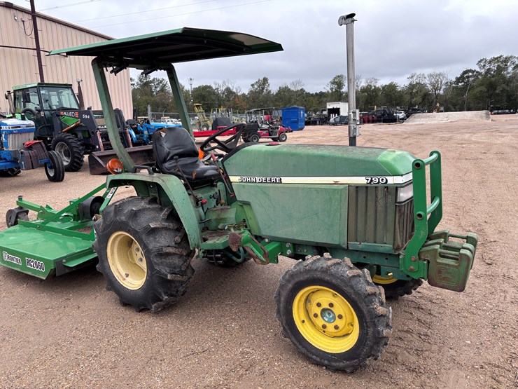 john-deere-790-image-2